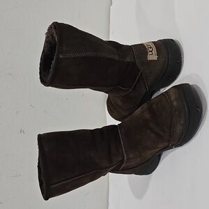 Ugg Classic Boot in Burnt Cedar Size 9